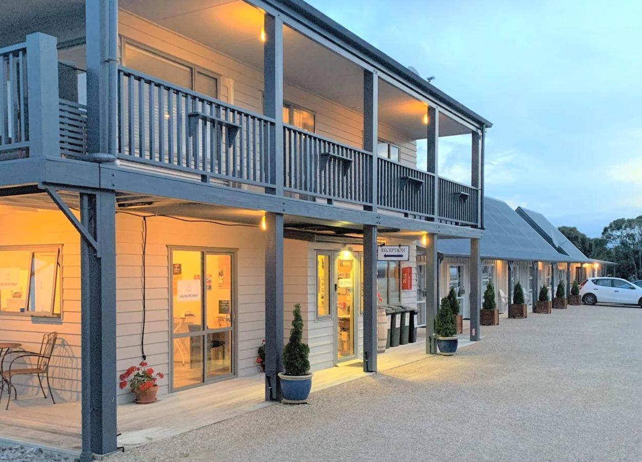 Collingwood Park Motel Exterior photo